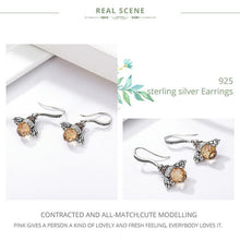Load image into Gallery viewer, Bee earrings
