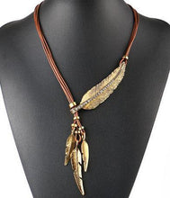 Load image into Gallery viewer, Vintage leaves necklace
