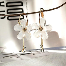 Load image into Gallery viewer, White flower earrings Trendystrike

